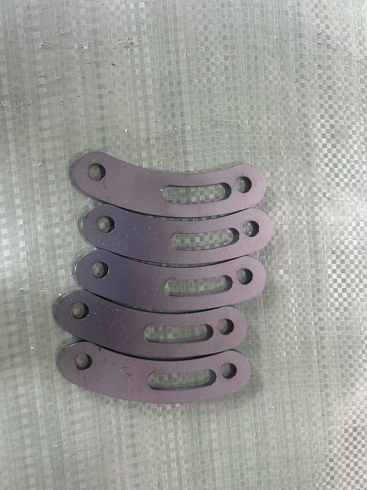 碳钢弧形三孔调节垫片 激光切割非标五金件(图1)