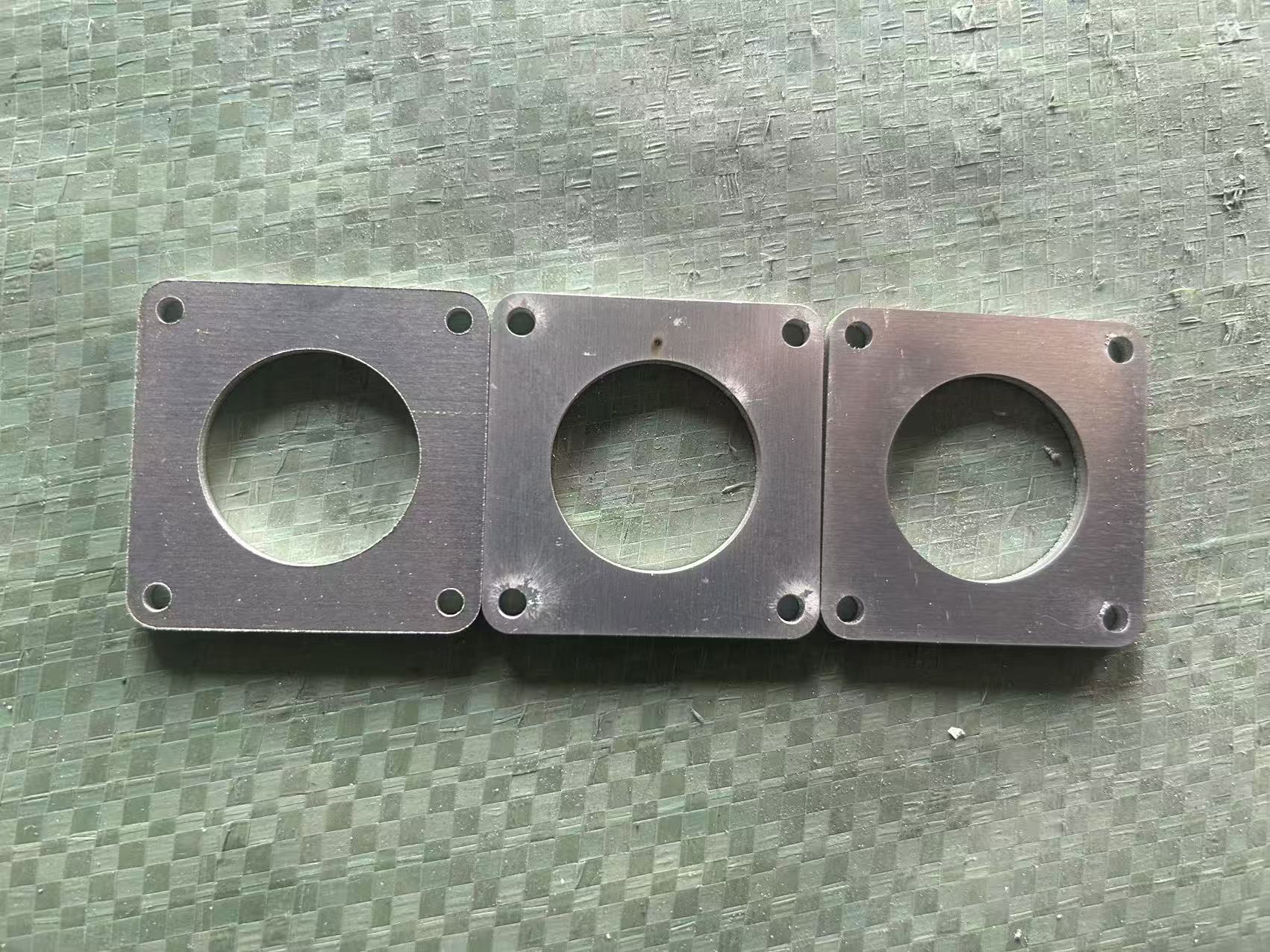 6061 铝制圆形镂空连接片 激光切割加工(图1)