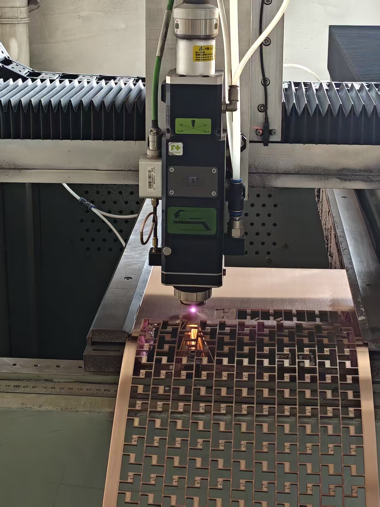 2.5mm 紫铜高反材料东莞来料激光切割加工(图2)